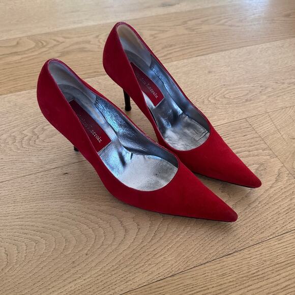 Christian Lacroix - Pointed Toe Stiletto Pumps in Red - Picture 1 of 9